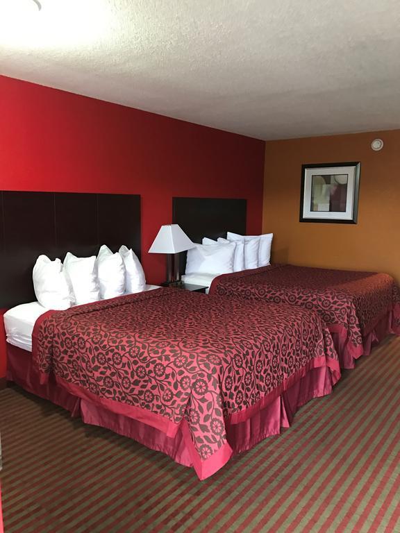 Days Inn By Wyndham Liberty/Ne Kansas City Exterior photo